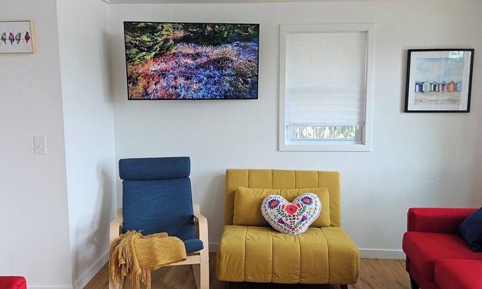 Barryton Cottage | Waterfront Cozy Cottage