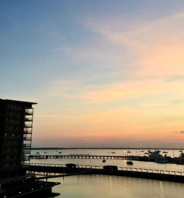 Darwin City Centre Apartment | WATERFRONT DARWIN TROPICAL DELIGHT