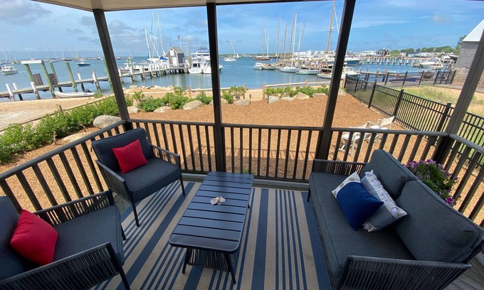 Vineyard Haven Cottage | WATERFRONT Downtown Cottage w/Beach