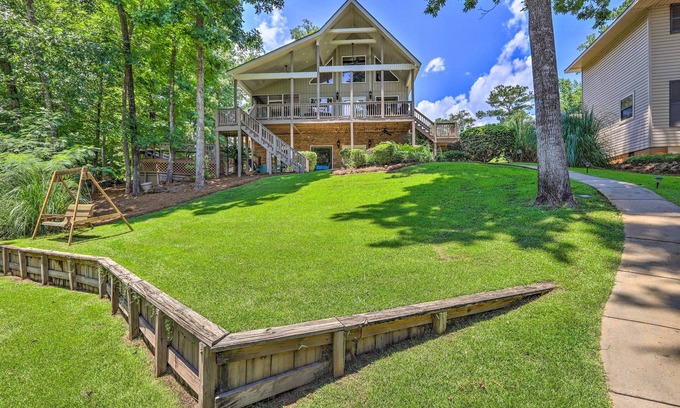 Eatonton House | Waterfront Eatonton Escape w/Private Hot Tub!