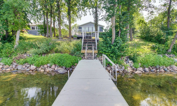 Vergas House | Waterfront Family Retreat on Lake Lida w/Dock