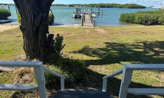 Tavernier House | Waterfront Florida Keys Cottage!