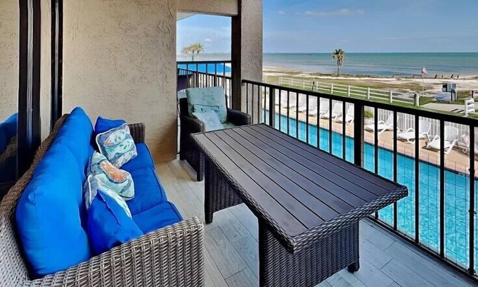 Rockport House | Waterfront Gem - Beautiful 1BR/1BA Condo with Breathtaking Bay Views