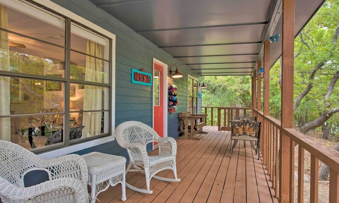 Gordon House | Waterfront Getaway w/Deck: Pet & Family Friendly!