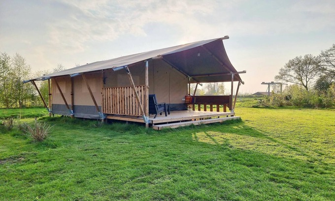 De Veenhoop House | Waterfront Glamping Escape