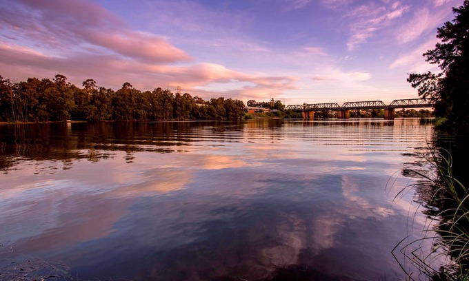 Emu Plains Apartment | Waterfront home