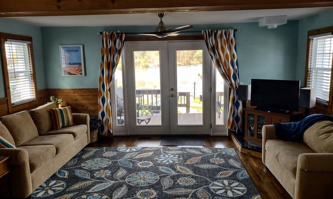 Shoreland House | Waterfront home for 2! 2 decks, 2 kayaks,hottub, dock, grill, firepit, wifi, a/c