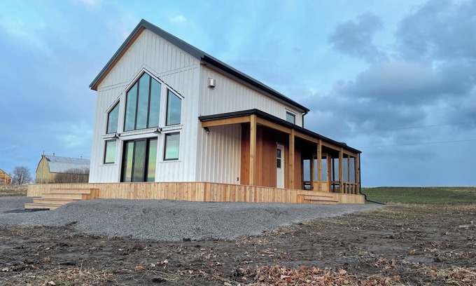 Cressy House | Waterfront Home in Prince Edward County