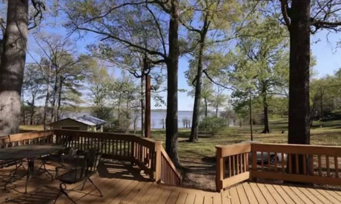 Anthony Harbor House | Waterfront Home on Sam Rayburn