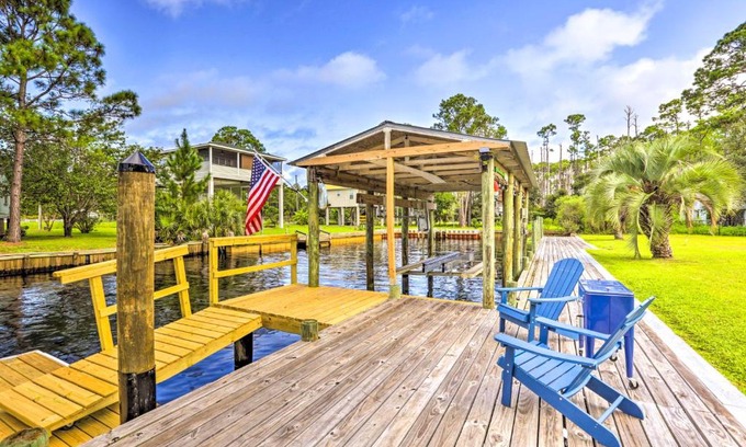 Ochlockonee Bay House | Waterfront Home Spectacular On-Site Fishing!
