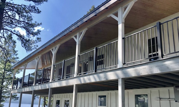 Marion Ski Chalet | WATERFRONT HOME ✨