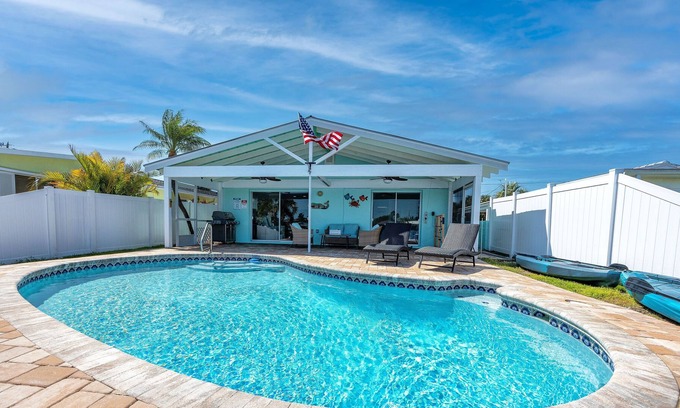 Flor-a-mar House | Waterfront Home with HEATED POOL!π¦