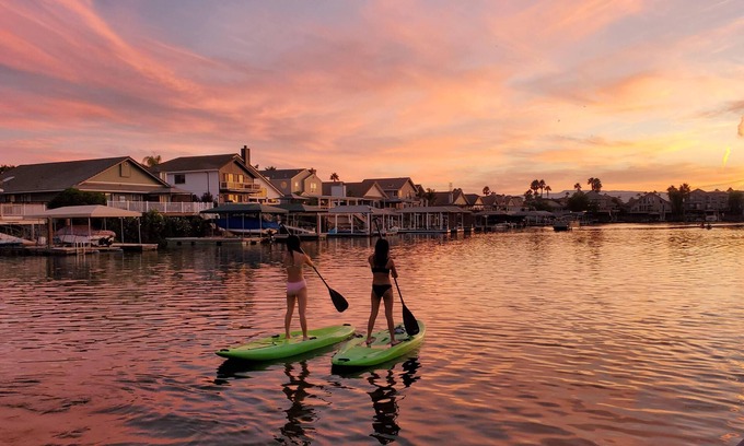 Discovery Bay House | Waterfront Home π£ with Canoe, Paddleboats, Paddleboards & Kayaks are INCLUDED