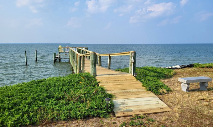 Deltaville House | Waterfront Home With Million Dollar Bay & River Views!