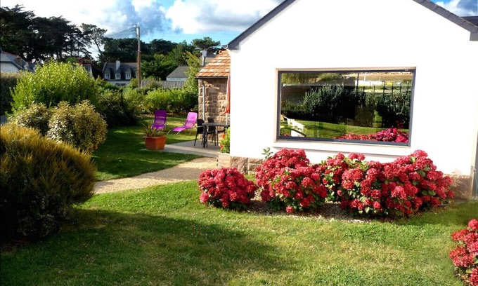 Tregastel House | Waterfront house on GR34, beaches, shops on site TREGASTEL pink granite