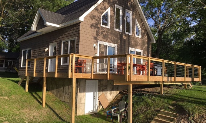 Swanton House | Waterfront Lake House - built in 2017 on shoreline & dog friendly