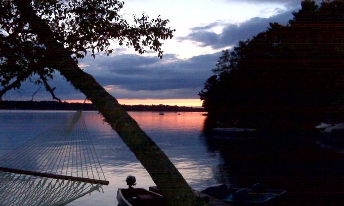 Old Town Cottage | Waterfront Lakefront Cottage, Sleeps 6. Parking.