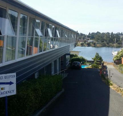 Lutana Hotel | Waterfront Lodge Motel