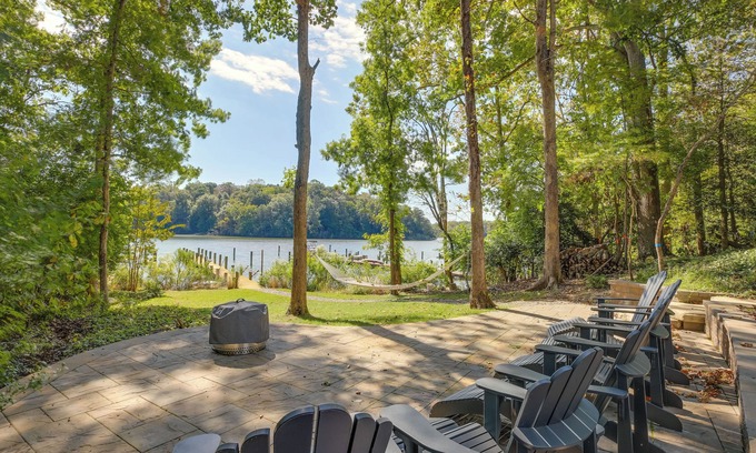 Lusby House | Waterfront Lusby Escape w/Fire Pit & Kayaks!