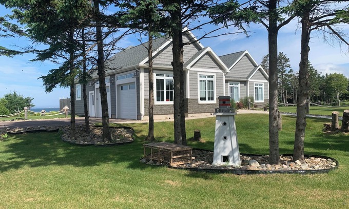 Cape Traverse House | Waterfront Luxury Beach House, Private Beach on South Shore, open all year