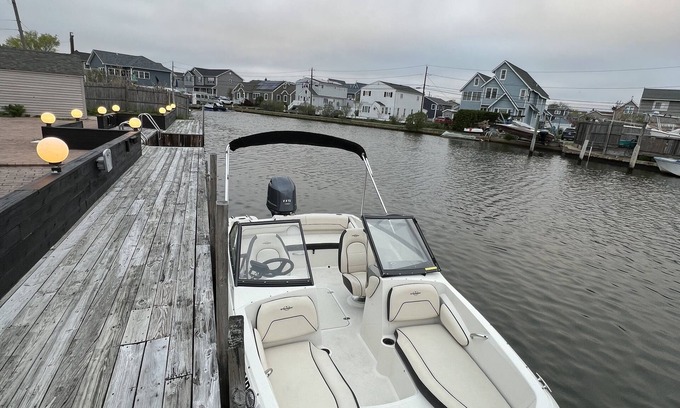 Long Island House | Waterfront Luxury: Brick Ranch - Summer Dream!