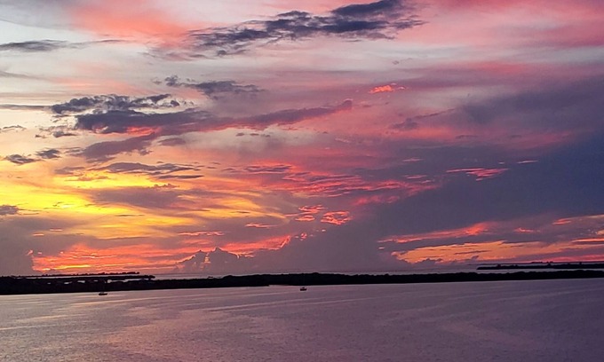Palmetto Condo | Waterfront Luxury Penthouse Condo on Tampa Bay Estuary and Golf Course