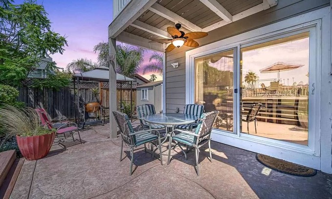 Discovery Bay House | Waterfront modern home Sleeps 6 near Marina w/Hot Tub, Large Deck, and EVCharge