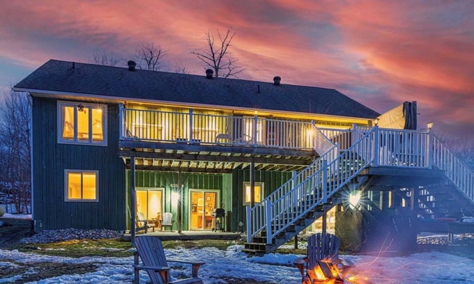 Severn Cottage | Waterfront Muskoka with Hot Tub
