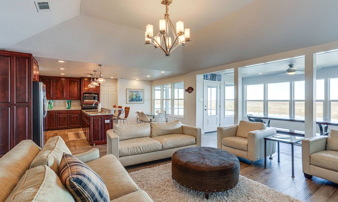 New Orleans East Area House | Waterfront NOLA Gem w/Boat Dock & Lift
