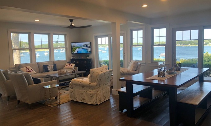 Teaticket House | Waterfront oasis 2 master suites, 3 private decks, close to beach & shopping