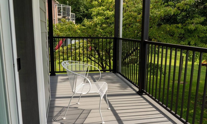 Bellmore Apartment | Waterfront on Raccoon Lake