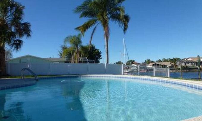 Flor-a-mar House | Waterfront,Pool,220' Boat Dock, Golf, Fishing, Boat Rental, 2K/2T/2/B Beaches