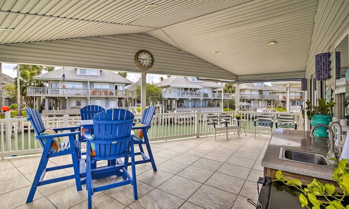 Port Isabel House | Waterfront Port Isabel Getaway: Bring Your Pet!