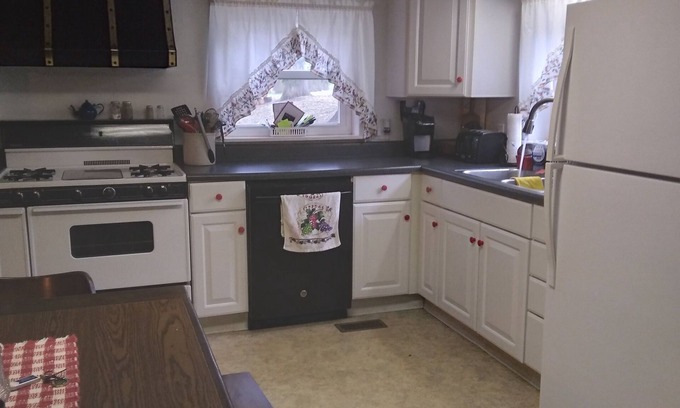 Oil City Cottage | Waterfront . Private community. All Season for Hunting, Fishing and Kayaking.
