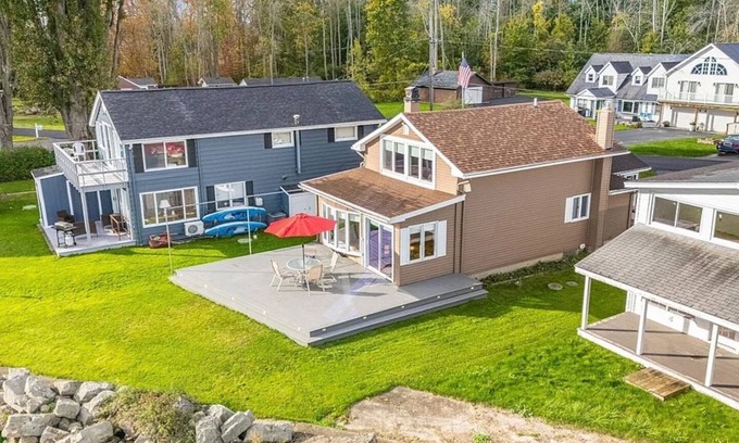 North Greece House | Waterfront Retreat | Lake Ontario Views | Deck
