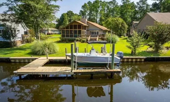 River Bend House | Waterfront Retreat
