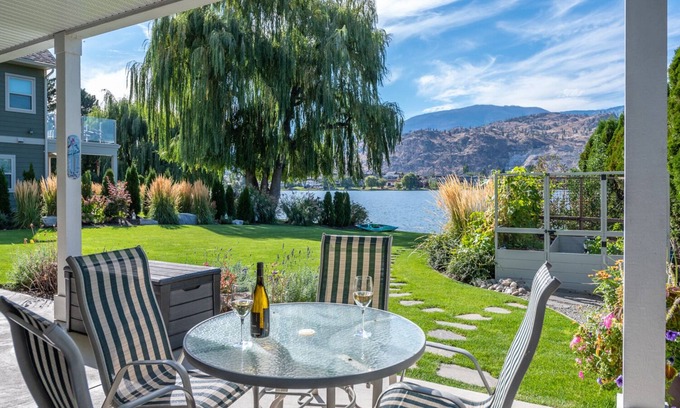 Okanagan-Similkameen House | Waterfront self-contained 1 Bedroom Suite - Sleeps 2