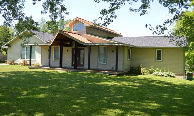 Bayberry House | Waterfront Seneca River - Baldwinsville - Syracuse - CNY -