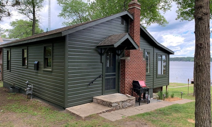 Pequot Lakes House | Waterfront Small Cabin with private dock & sandy beach