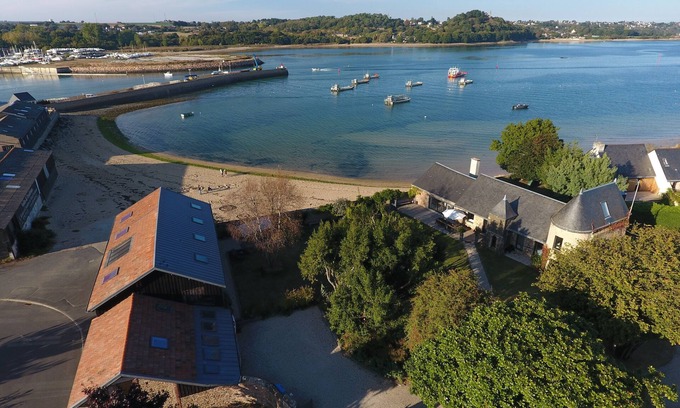 Paimpol House | Waterfront small weddings, family reunions and corporate seminars