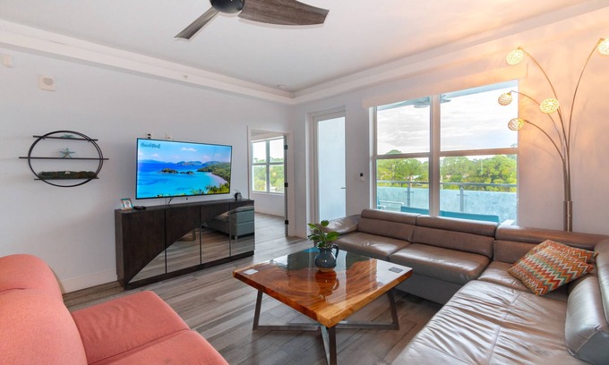 Merritt Island Condo | Waterfront Stateroom