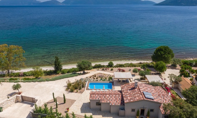 Karavomylos Villa | Waterfront Villa Frydi