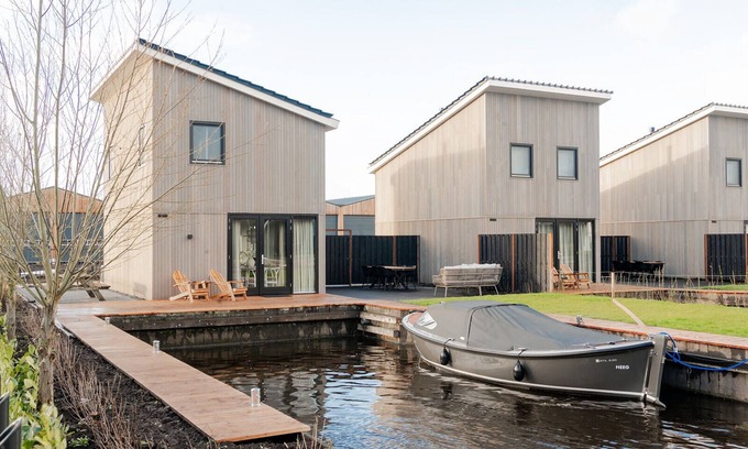 Heeg House | Waterlodge in Heeg - Relax, sail and enjoy!, Waterlodge in Heeg - Relax, sail and enjoy!