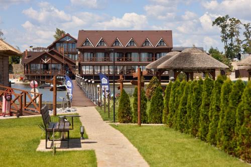 Dnipropetrovsk Oblast Hotel | Waterloo Village