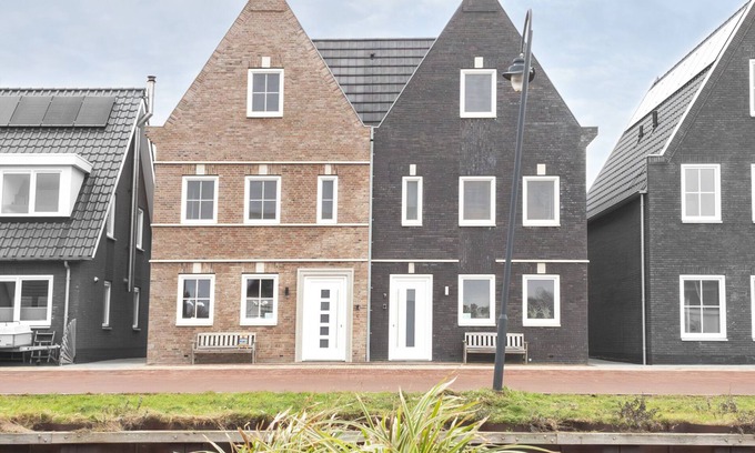 Stavoren House | Waterluxe Villa with 5 bedrooms, Waterluxe Villa with 5 bed- and bathrooms