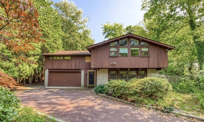 Center Moriches House | Waterside Pine Haven- Close to the Hamptons
