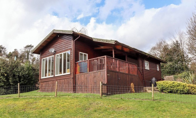Rudyard Cottage | WATERSVIEW LODGE, pet friendly, character holiday cottage in Leek