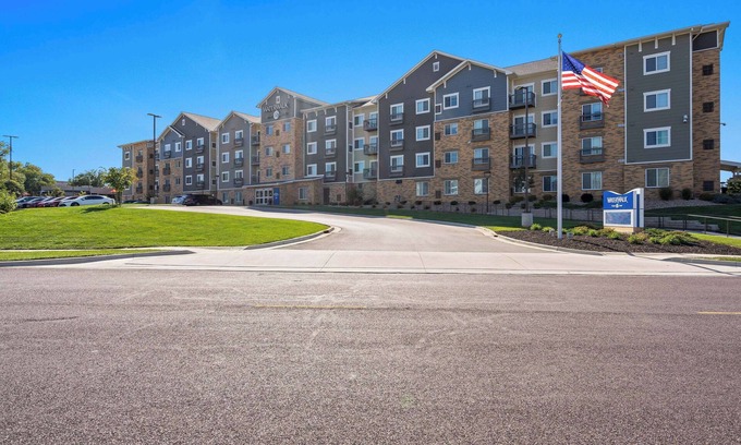 Overland Park Apartment | WaterWalk Extended Stay by Wyndham Kansas City - Overland Pk