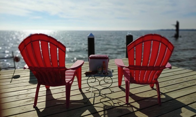 Hertford House | WaterWinds! Waterfront Private house w/dock, Pet friendly
