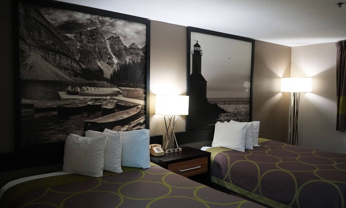 Watseka Hotel | Watseka 24 Inn & Suites
